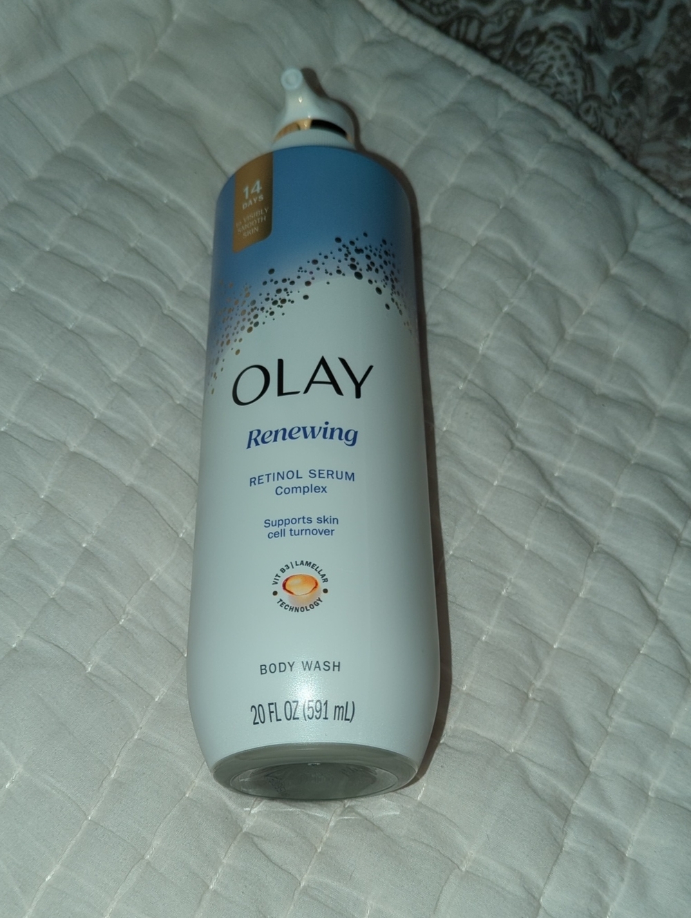 OLAY Renewing Retinol Serum Complex Body Wash — Blue, White, Gold